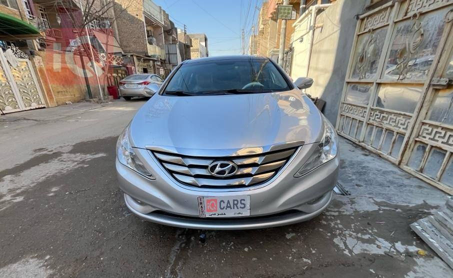 سوناتا خليجي موديل 2011
فول عده البصمه 
لون سلفر محرك دوش 2400
جديده فول نظافه سعر مناسب 
خابر ودلل سعر النترا ولله 
العنوان ديالى خان بني سعد 
***********
