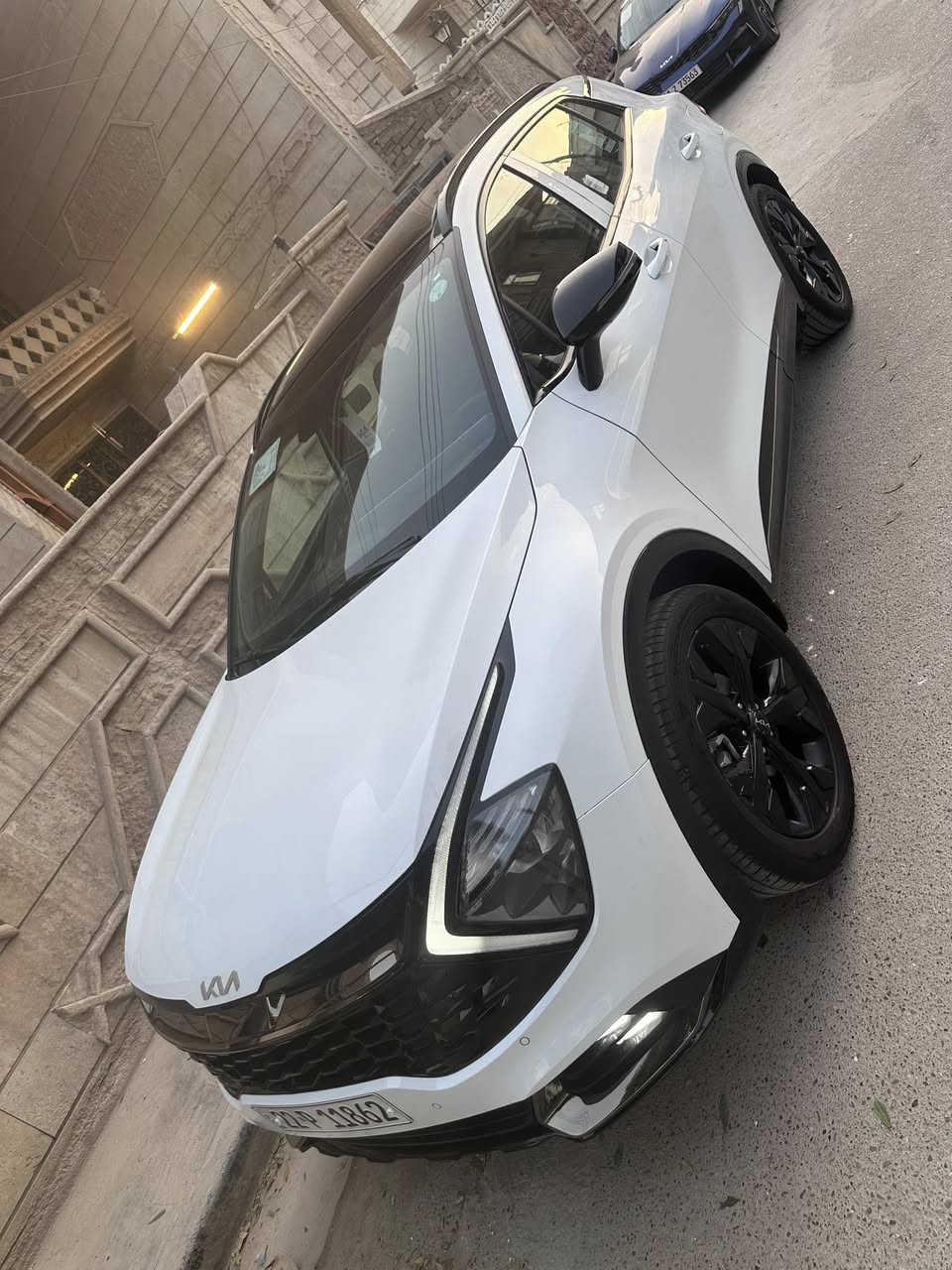 السلام عليكم 
كيا سبورتج موديل 2024 خليجي فئة السيارة بلاك ادشن أم الضمان ضمان شركة نم خمس سنوات او 100 الف كيلو رقم اربيل الجديد محرك 2000 دوش والسيارة مكفولة كفالة عامة والسيارة ماشية 13 على وضعية الشركة 
مواصفات السيارة:
فول واحد على واحد 
بصمة ،كراسي كهرباء،شاحن واير ليس،سايد بريك بصمة،شفتات ستيرن،ثلاث تحكمات أنظمة قيادة ،دشبول ايباد ،جنطه كهرباء ،قطعتين تبريد ،كشنات جلد،تدفئة بالستيرن والكشنات،فتحة سقف بنوراما ،حساس خلفي امامي،رادار جانبي ،نقطة عمياء،لد امامي لد خلفي 
وبعد بيها مواصفات اكثر .
والمكان السيدية 
والسعر 🔥🔥
وهذا رقمي ***********
