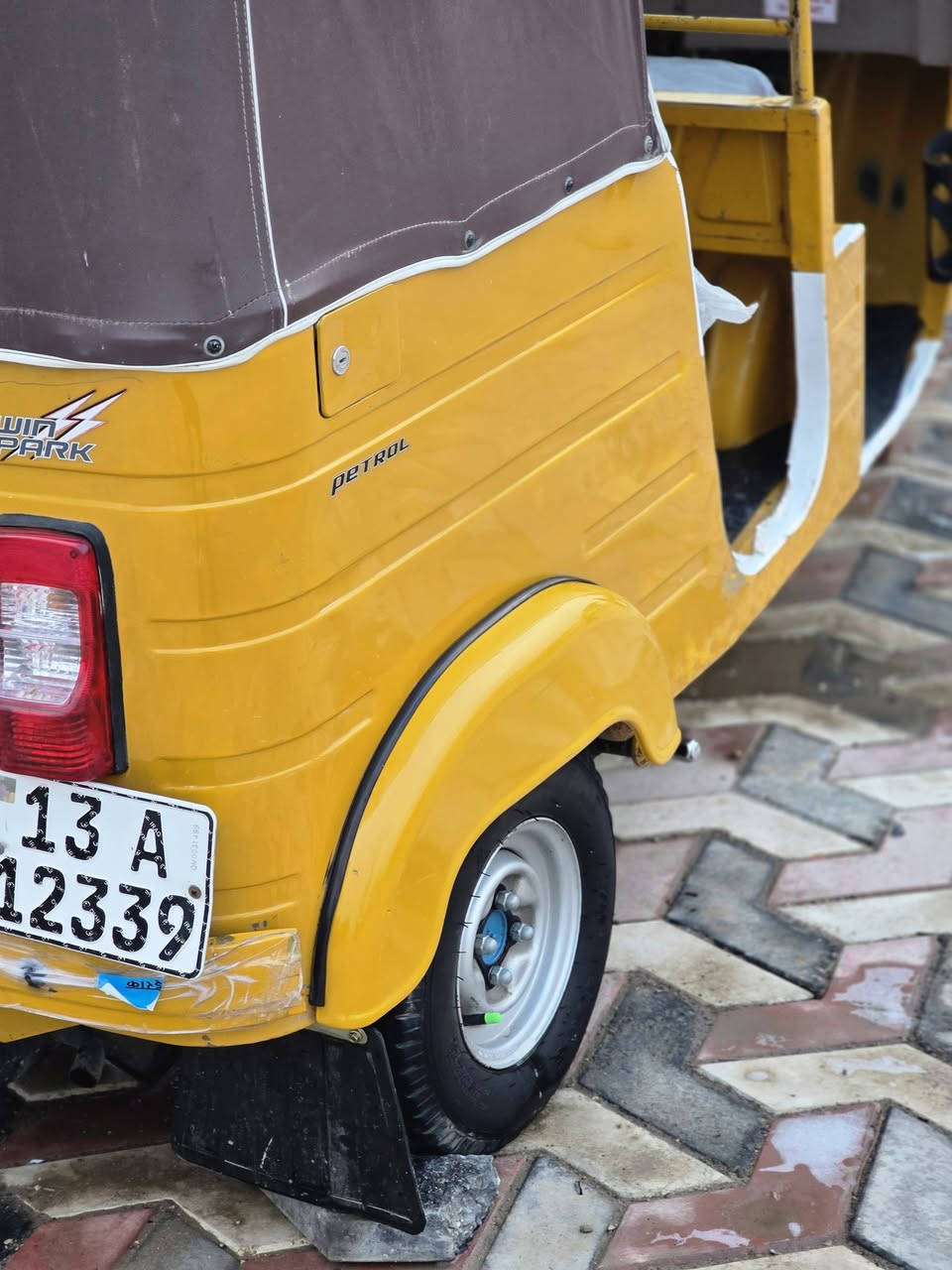 عشرينات كفاله سنويات ولوحات لبيع مكاني المجر ***********
