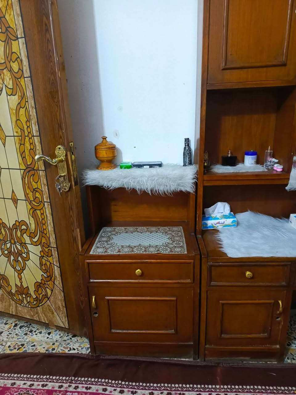 غراض لبيع صاج كنتور وكومديات وميز مرايه وزاويه.. تصال بل رقم 📱 بغداد دوره ***********
