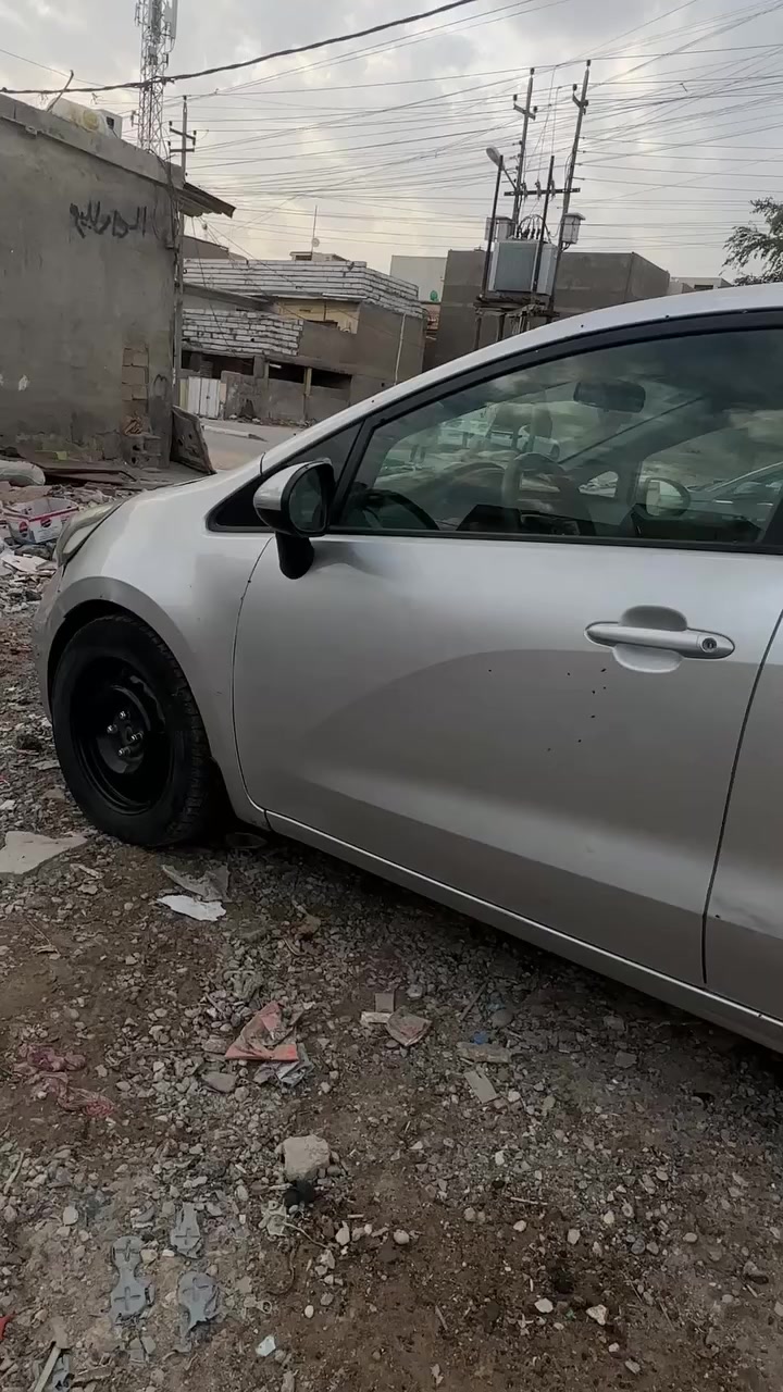 السلام وعليكم كيا ريو مديل 15 ماشية 77 كير ومكينة كفاله والبدي شوف العين المكينه 1600 الجبير حساسين السعر 77 وبيه مجال ***********
