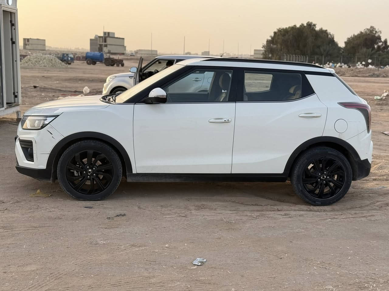 سانج يونج فيتور موديل 2021خليجي كفاله عامه من الضربه والصبغ والتبديل السعر 107مواصفات السياره بصمه بصمه ابواب داخل جلد مري شفط وبعد اكو مواصفات اللستفسار اكثر اتصال *********** مكان كربلاء
