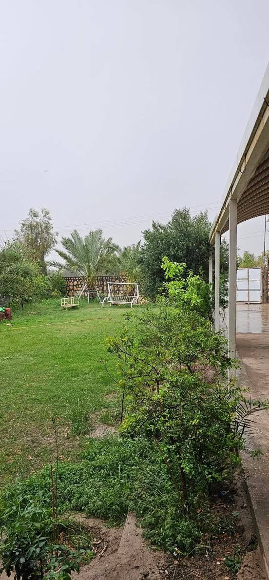 🌿 السلام عليكم ورحمة الله وبركاته 🌿
مزرعة متكاملة للبيع 
المساحة الكلية: 1200 م²
بيت حديث البناء (طابوق + كونكريت مسلح)
بيت طابقين مؤثث بالكامل
حديقة أمامية وحديقة خلفية تضيف جمال وخصوصية
كراج واسع يتسع إلى 4 سيارات
 الطابق الأول:
استقبال  ومطبخ متكامل وغرفة
صالة واسعة
صحيات داخلية وخارجية
الطابق الثاني:
4 غرف متكاملة
مساحة كل غرفة 4 × 5 م²
صحيات كاملة
 البيع يشمل الأثاث أو بدون أثاث حسب الرغبة
للاستفسار يرجى الاتصال على الرقم التالي:
***********
