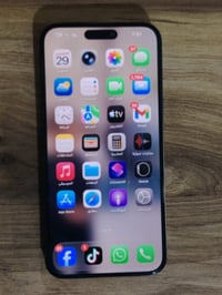 ايفون ١٥ برو ماكس • ٢٥٦ • مبدل بطارية