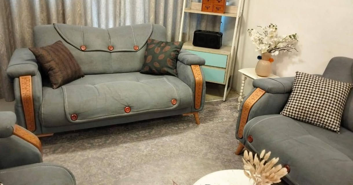 اتصال ***********
تخم تركي 8 مقاعد 3 قنفات بدون كراسي قنفتين 3 مقاعد وقنفة مقعدين مكان بغداد جسر ديالى القديم ع الزعفرانيه
