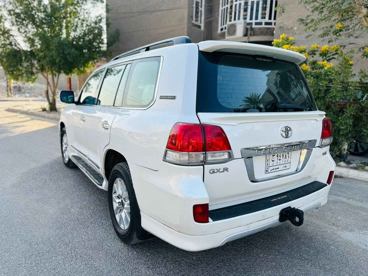 السلام عليكم
الانكدروز ٢٠٠٩ 
رقم بغداد بأسمي 
فول مواصفات 
فتحه 
بصمه 
تبريد ثلاث قطع 
محرك ٦ سلندر 
السياره جاهزه ماببه نقص منضمومه تبريد جديد وتخم تاير ويل كب موديل حديث
بيه صبغ نص جاملغ خلفي 
وباب كلير بدون دواخل 
السعر ٢٥٧ وبيه مجال 
 لاتصال ***********
