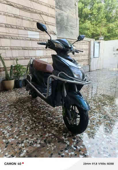 درع على كل الدراجة
جديدة اخت الزيرو واستخدام كلش قليل
كاربون فايبر على للدراجة انارة زنون 
بريك الامامي دسك 
تقطع بالشحنة الوحدة ٥٠ كيلو
بطارية ٦ باتري ٢٠ امبير ملف ١٥٠٠
سرعتها ٩٠ 
سماعات بلوتوث - بصمتين وياهة - تشغيل عن بعد
شاشة في حال صار بيهة عطل يبين يمك 
بيها نضام الرجوع الى الخلف 
الشراي يتصل على الرقم ***********
مكاني بغداد السيدية
