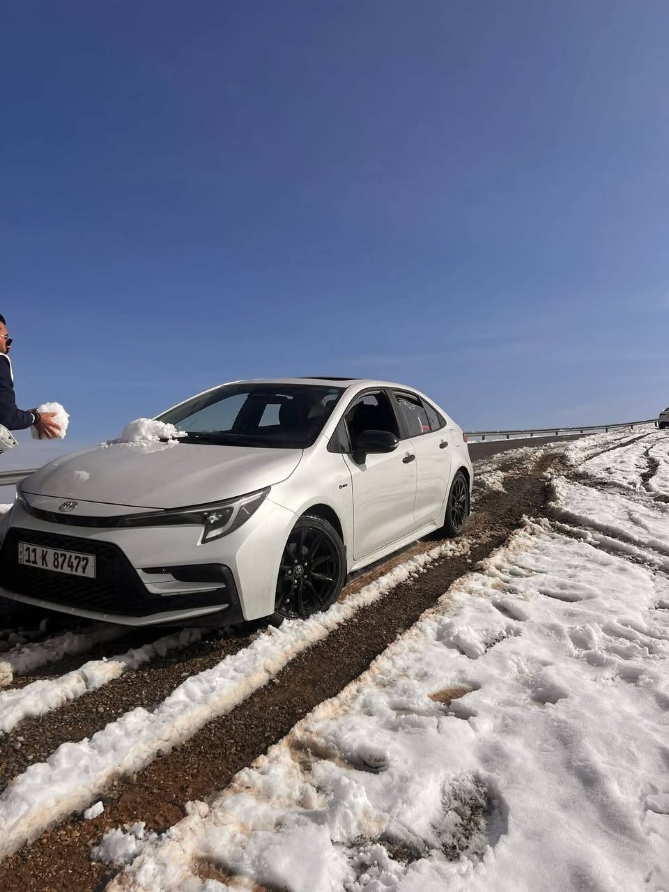 كورولا هايبرد اس ٢٠٢٥ ماشيه ٢٤ الف بيهة طخه خفيفه وراجعه بلادي بدون اي نقص  السعر ١٦٧ وبيها مجال بسيط كلش ***********
