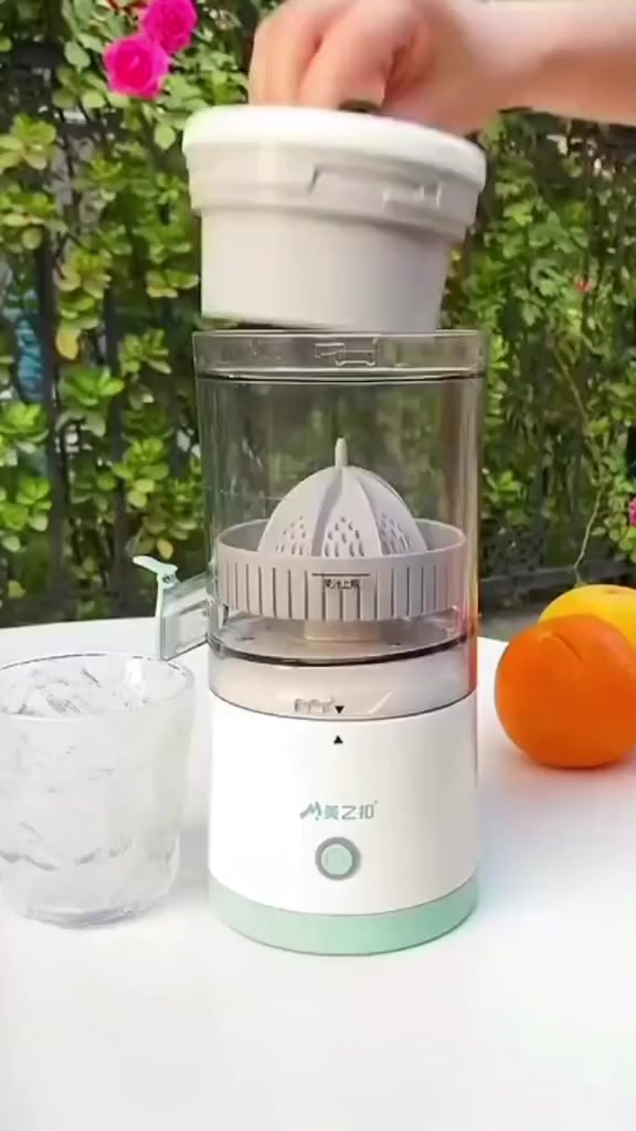 عصارة فواكه كهربائية لاسلكية محمولة
متعددة الوظائف🍎🍉🍇

✅ سهلة الاستخدام من مميزاتها :-
💫دوران بزاوية 360 درجة فى جميع الإتجاهات لقوة عصر أعلى

🔌مزودة بمنفذ USB للشحن
🔋لاسلكية تعمل بالشحن ومحمولة لعصر الفاكهة🍊 في أي وقت وفي أي مكان

♻️-مزودة بفلتر لفصل مخلفات العصائر ستستمتع بعصير برتقال🍊 طازج وخالي من البذور 
- سهلة التنظيف أجزائها قابلة للفصل لتنظيف أسرع

🔑- مفتاح واحد لتشغيل العصارة والذي يوفر الوقت والجهد بدون استخدام اليدين👐 
✅ يمكن استخدامها في عصر🍊🍎🍉 الحمضيات والتفاح والرمان والكمثرى وغيرها من الفواكه.

سعره 20 ألف وتوصيل مجاني لجميع محافظات العراق


**إذا كنت صاحب هذا الإعلان وتريد حذفه لأي سبب، رجاءا أرسل رسالة إلى الدعم الفني**