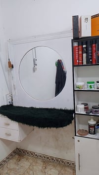 باترينا • ميز • كرسي