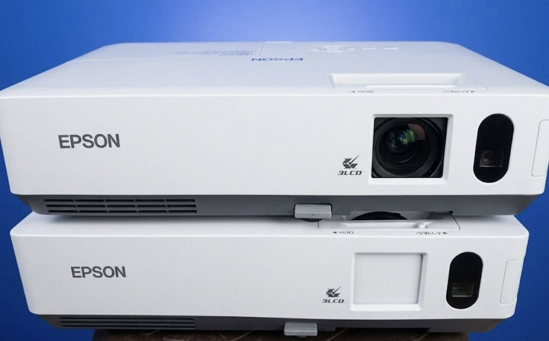 سلام عليكم داتو شو Epson EB- صوره خرافيه ملاحضه تحويلة موجوده HD تكدر تربط بيها لابتوب او موبايل او تفي بوكس مع ضمان  نظافة 100% 
السعر القطعة 150 
موجود توصيل لكل المحافظات العراق


**إذا كنت صاحب هذا الإعلان وتريد حذفه لأي سبب، رجاءا أرسل رسالة إلى الدعم الفني**