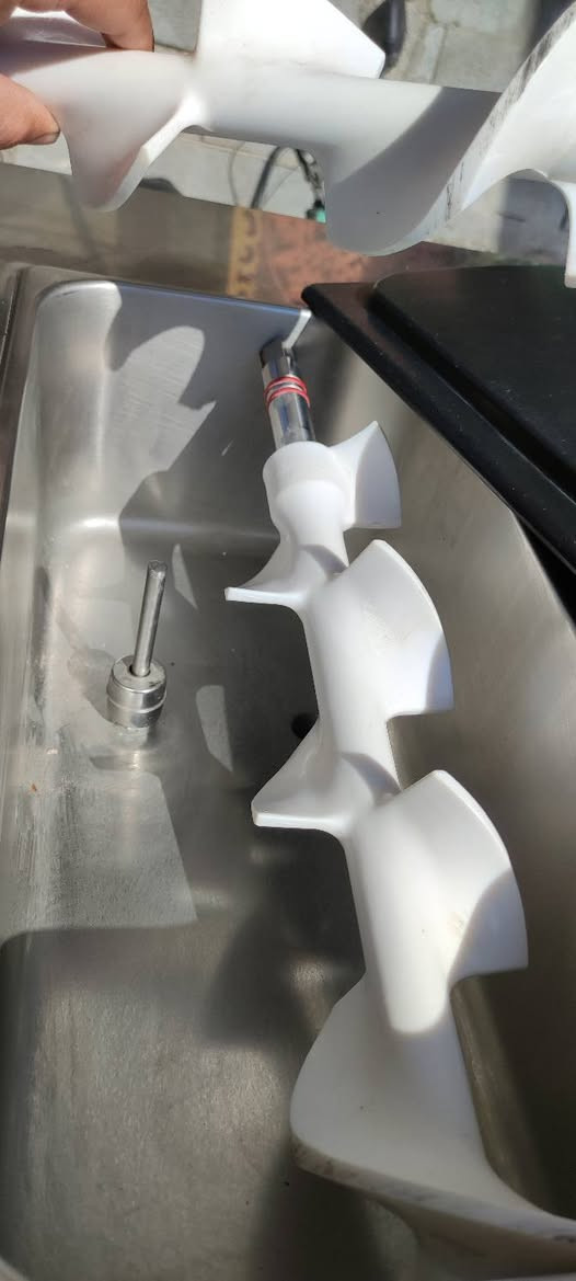 ماكنه للبيع شغاله فوول مابيها عيب
***********
13$
