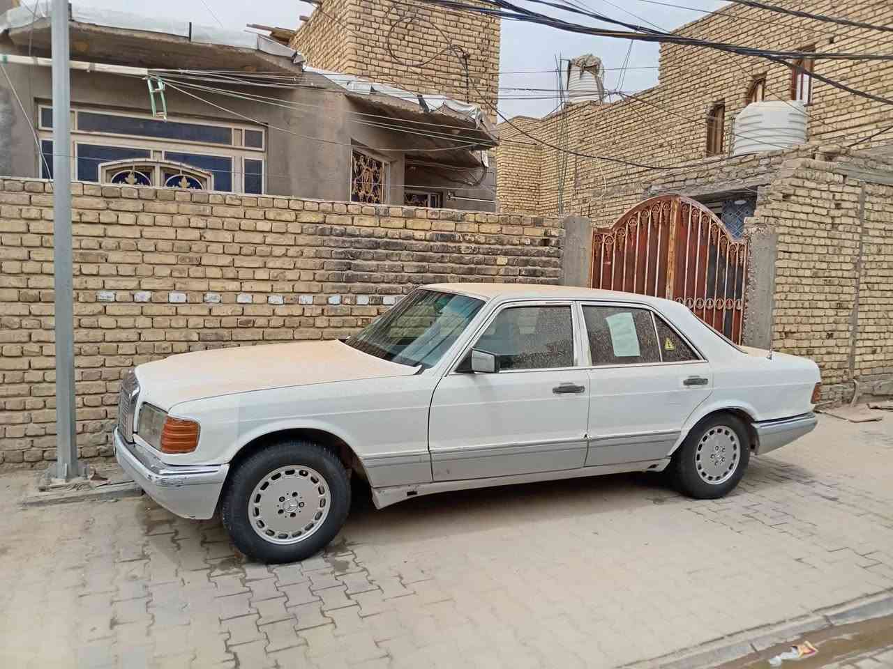 السلام عليكم ورحمة الله وبركاته
للبيع مرسيدس رئاسي 1986
رقم بغداد راعيه بالسماوه متوفي وماعنده قاصرين ابيع هل موجود 
محرك VVT 3000 فيشتين
كير ومحرك خير من الله
وحداديه من الطول للطول كله جديد
جواها تخم تاير جديد
باتري جديد
والباقي شوف العين
العنوان السماوه مركز المدينه 
للاستفسار الاتصال على الرقم التالي ***********
