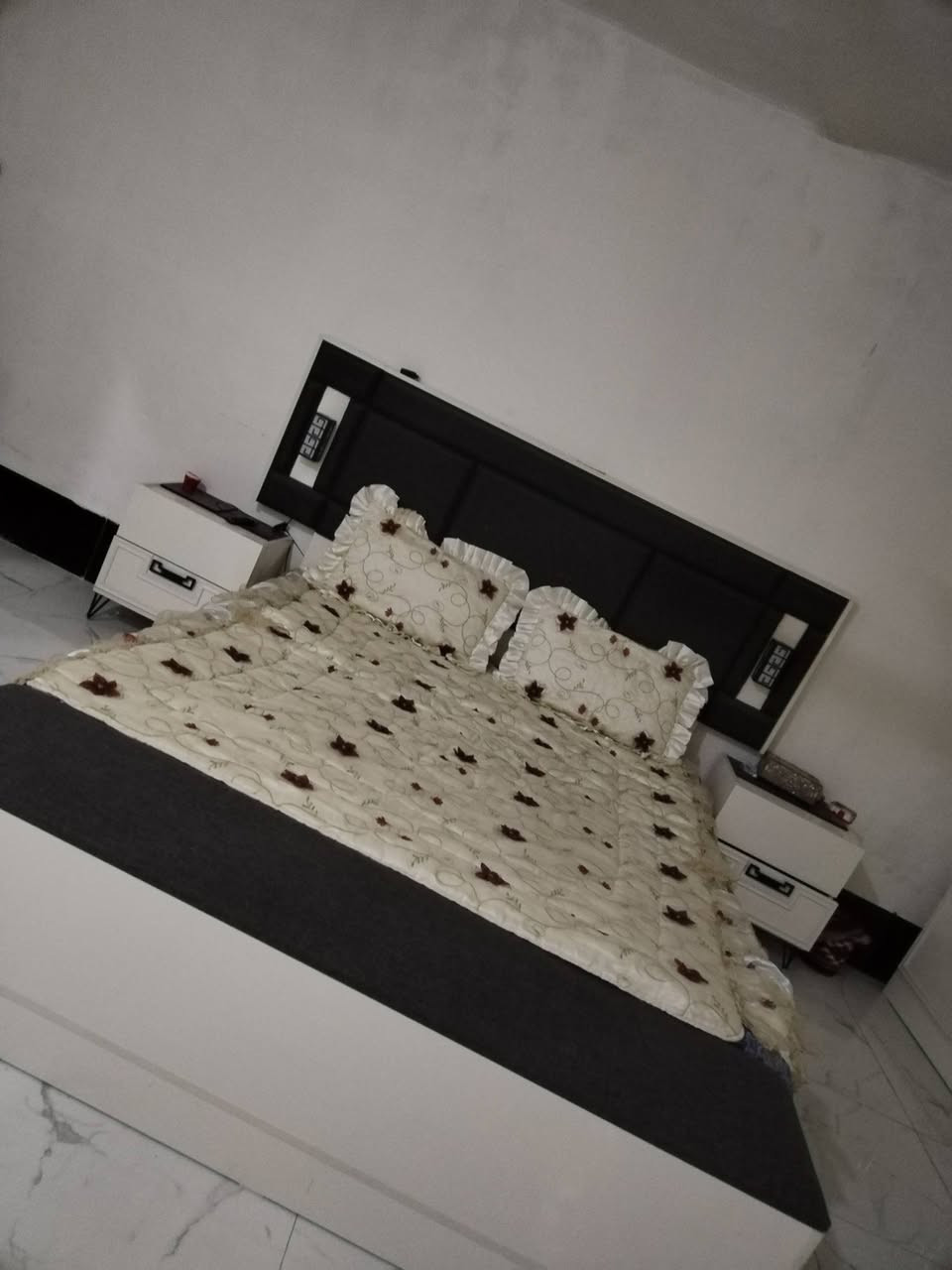 السلام عليكم غرفه نوم تركي 8قطع ثقيله نظفيه حيل 100/100سعرها خاص مع دوشك


**إذا كنت صاحب هذا الإعلان وتريد حذفه لأي سبب، رجاءا أرسل رسالة إلى الدعم الفني**