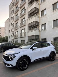 كيا سبورتج موديل 2025 فول مواصفات بيانو بلاك تجي بعده داخل الضمان وكال...