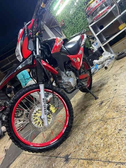 السلام عليكم قفاز رقم اربيل تحويل ثاني يوم موديل 22 كفاله عامه مكينه مامحطوط عليها سبانه مكينه 150cc اقتصاديه كامله مكمله بدون نواقص السعر مليونين بيه مجال للطيبين او مراوس بوكسر جبلي موديل 23 فقط مكاني بغداد السيديه ***********
