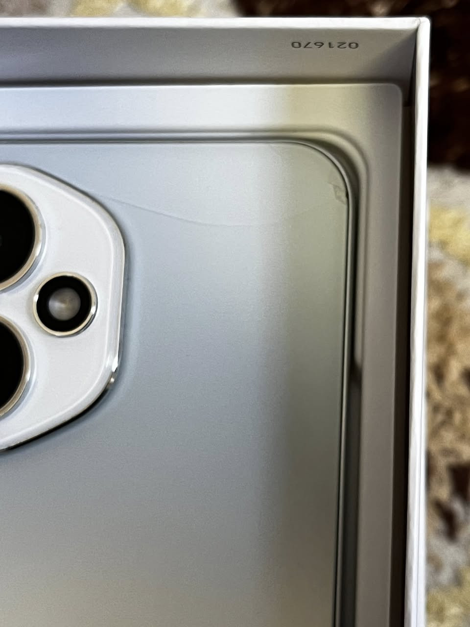 السلام عليكم تليفون HONOR4005G  ذاكرة 512  جهاز نضيف لأبعد ماتتصورون فقط هاذ الفطر الي بضهر الجهاز مكاثر ابد ومميمشي زغير كلش ومبين اريد مراس بآيفون    من12 برو ماكس وما فوك                                              مكان بغدادالرقم***********                                   رقم الثاني مابي واتساب***********
