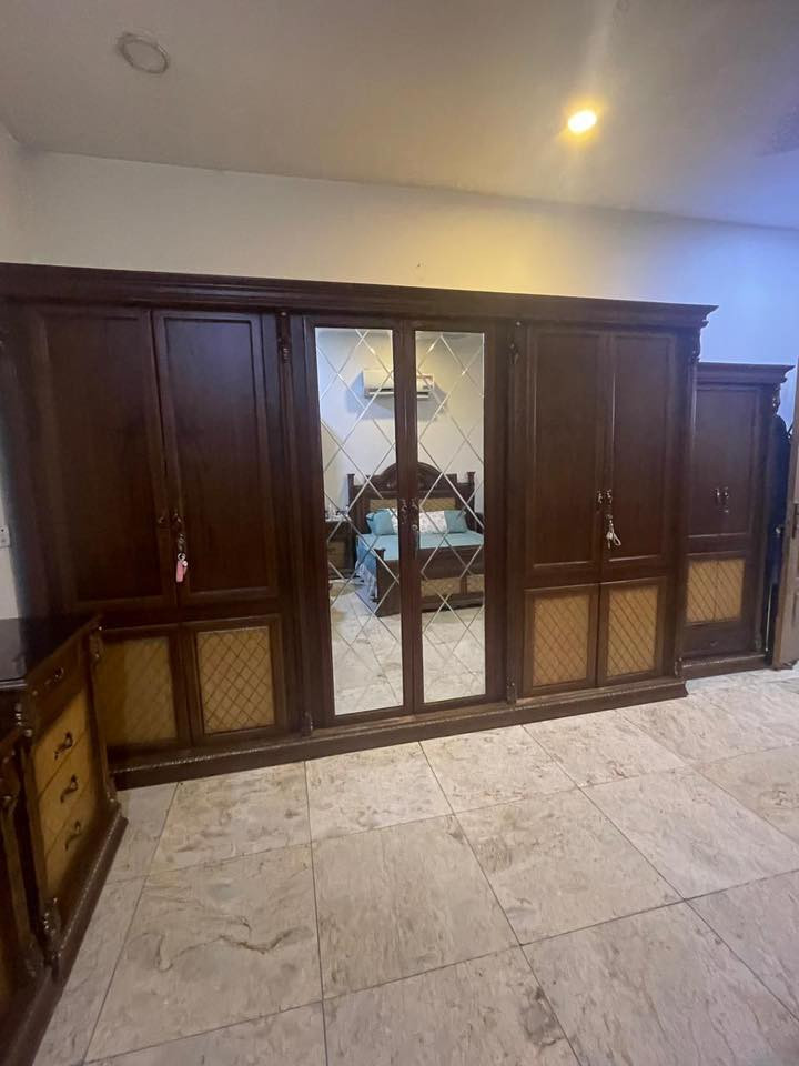 غرفه نوم صاج عراقي نظيفه جدا ومابيه اي ضرر بغداد للتواصل ***********
