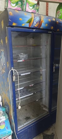 ثلاجة • للبيع