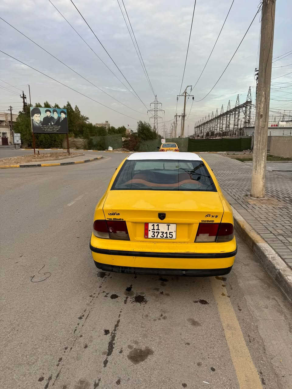 سمند تكسي رقم انكليزي بغداد باسمي
كير ومكينة خير من الله
كهربائياتها كلها شغالة
تبريد ثلج
سعرها ٢٨
بيها شاشة انترنت ويوتيوب
مكانها السيدية
رقمي*********** بغداد, العراق
