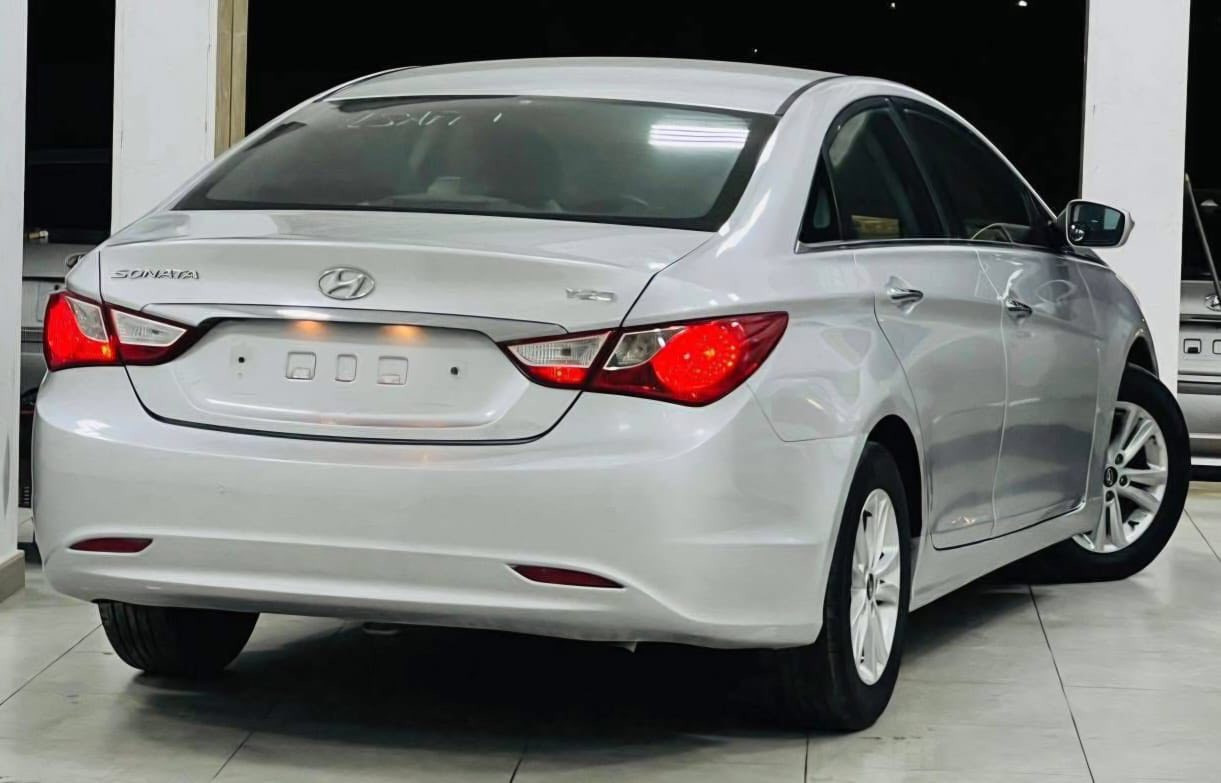 سوناتا 2013
فول مواصفات عدا الفتحه
سياره جاهزه على اخر حبايه جديده
هسه طلعتهه من مركز صيانه سويتلهه ادامه
وهي الصوره بالمركز ادامه كامله الكل السياره
حتى بوليش سويتلهه سياره تخبل بالعافيه على الياخذهه
السعر 75 وبيهه مجال هاص مغلق
اتصل موجود 24 ساعه بي وقت اتصل
***********
