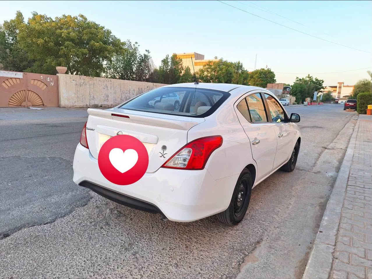 نيسان سني هندي بليتة زركة موديل 2021  
رقم اربيل بأسم شركة عبد الكريم شيخاني شركة معروفة
ماشية 100 
بيهة جاملغات ثنين مفتوحات والبنيد بس فتح وبيهة تطبيع 
 وكارت بل جاملغ وكارت بل بنيد وكارت بل جاملغ الثاني وبيها مكانين بارد 
 
كير مكينة تبريد حدادية مكفول 
السعر 92 وبيها مجال 
المكان نجف 
***********
بيع فقط بدون مراوس
