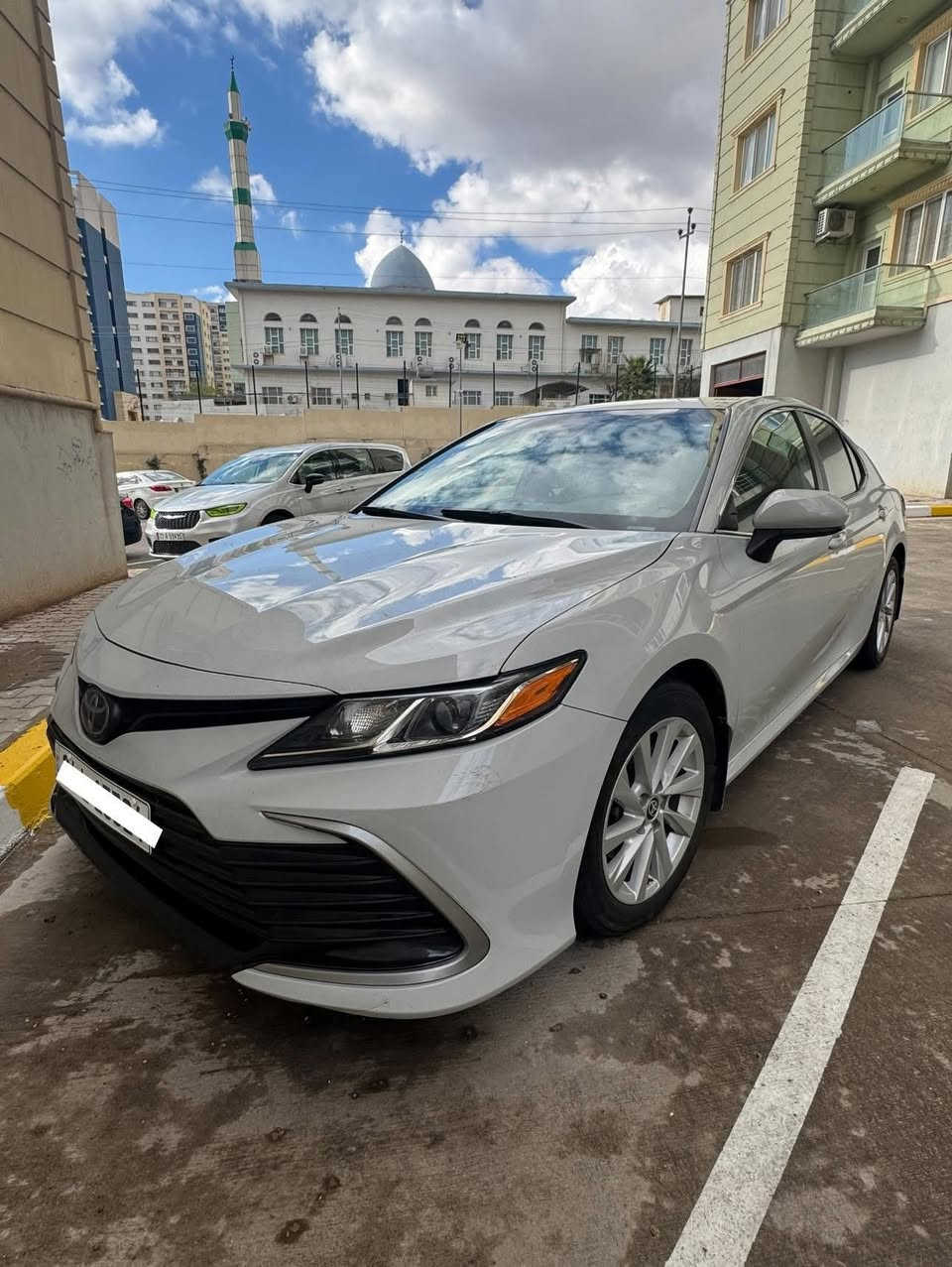 السلام عليكم
كامري موديل ٢٢ 
امريكي بدون صبغ 
فقط نقاط شبر وشوية بالسقف تعديل بارد 
وبالصندوق نقاط تعديل بارد فقط 
ماشية ٥٠ الف 
لون سمنتي LE 
جديدة السيارة على وضع الشركة 
رقم دهوك 
مكاني دهوك 
السعر ٢١٥ ومجال 
للاستفسار الاتصال على : *********** 
***********
