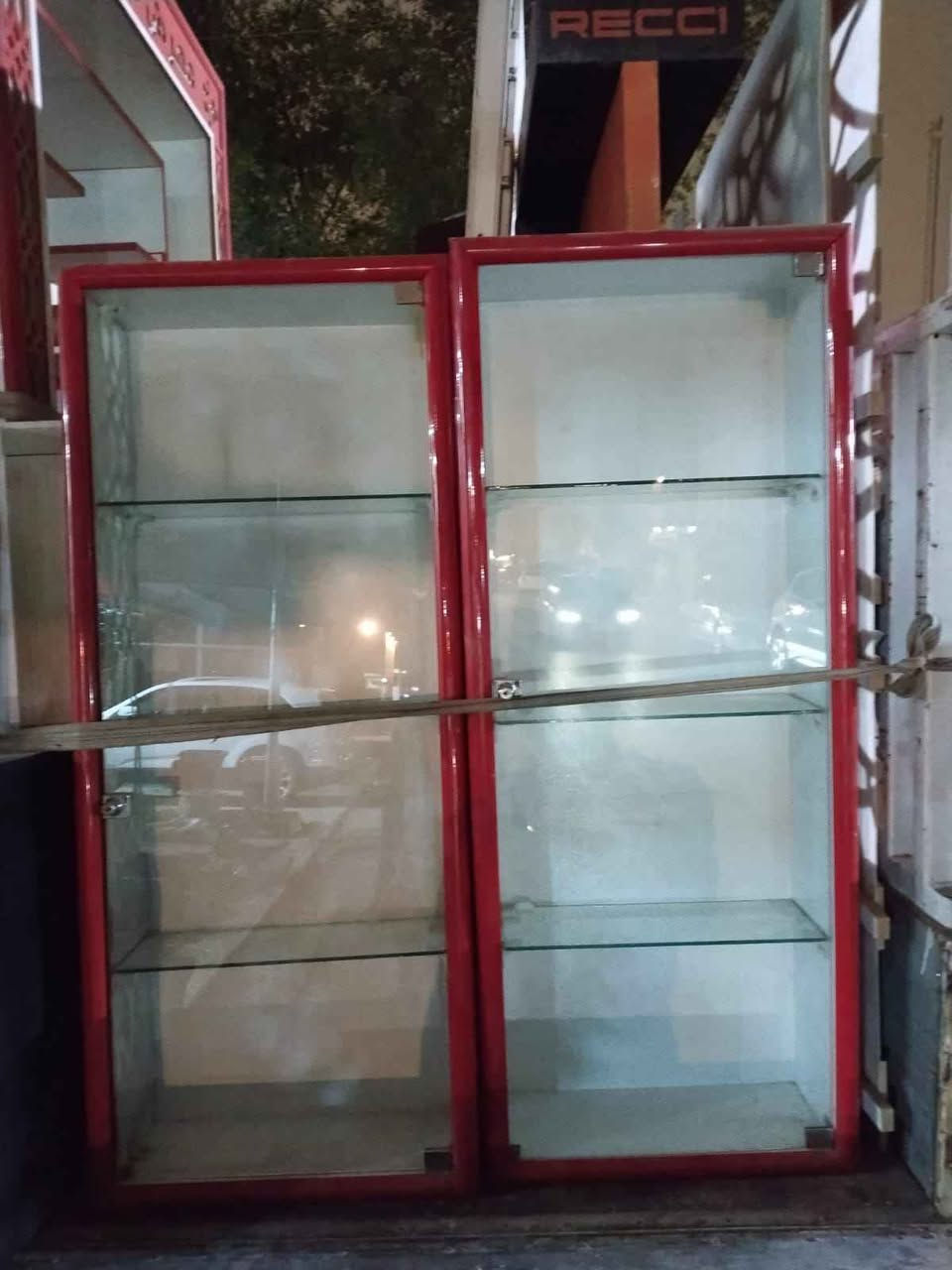 باترينات موبايلات عدد 10 قطع *********** المكان شارع فلسطين
