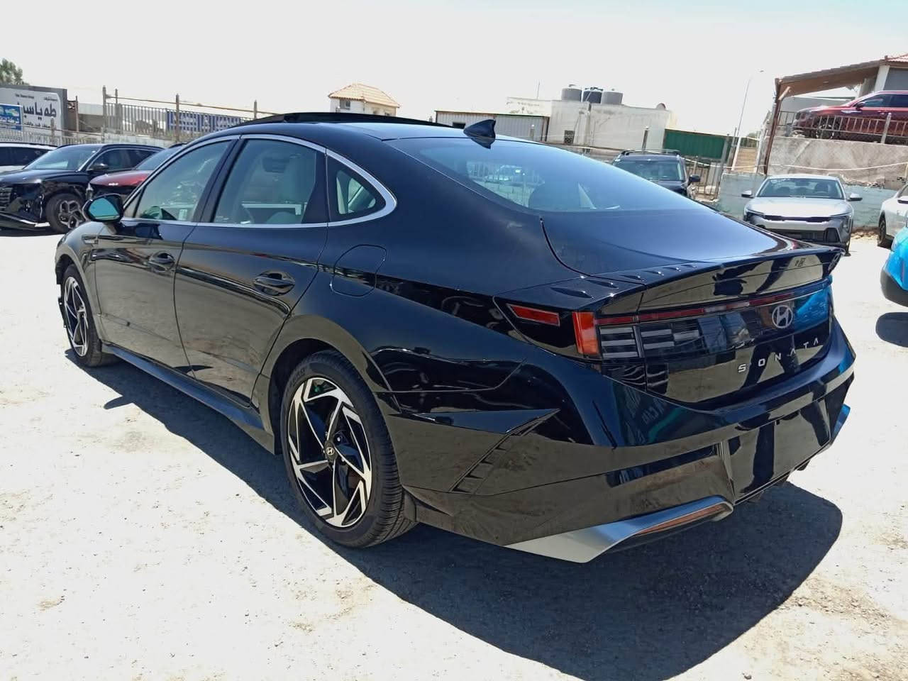 للبيع سوناتا 2024
السياره شغاله ماشيه حادث السياره بنيد فقط بدون ايرباك بدون دواخل 
السياره حالياًفي عمان المنطقة الحره
ممكن تدخل شهداء الي عنده كتاب شهداء
مكاني بغداد العامريه 
السعر مناسب جداً 
للاستفسار اكثر يرجى التواصل ***********
