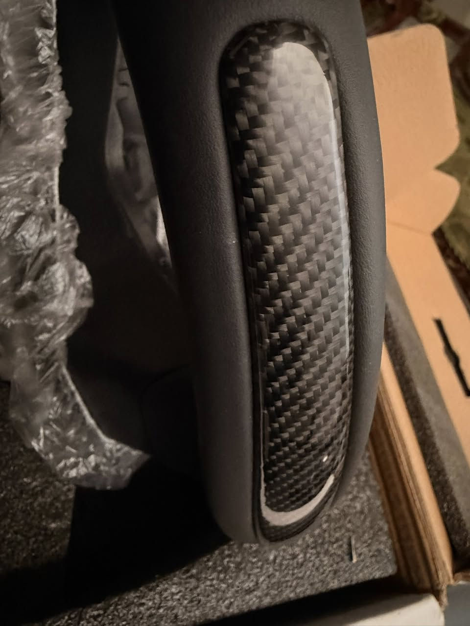 سلام عليكم. ستيرن يوك فتحات جانبيه كاربون فايبر تدفئه 
***********
