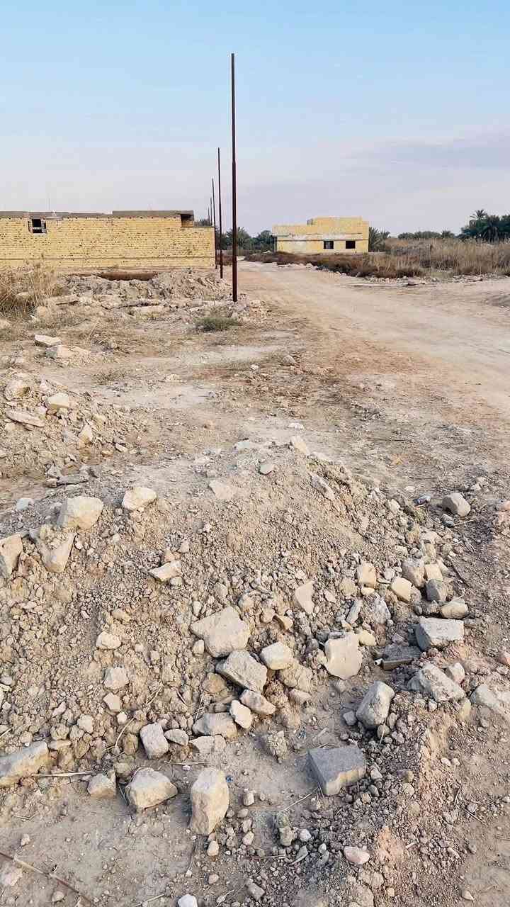 قطعه زراعي ركن للبيع
المساحه 100 م   رقمه 4

وجه 10 ونزال 10 

حي لامير قرب جسر ابو حديبه خدميه كافه لخدمات شوراع عريضه 

السعر 14 وبيه مجال 

لاستفسار والتواصل خاص او على لارقام التاليه 

ابو زهراء ***********

ابو امير ***********

نستقبل كافه العروض الطابو والزراعي بيع وشراء في جميع مناطق سوك الشيوخ في مكتبنا الكائن في حي الحسين قرب سيطره مباشرتا
