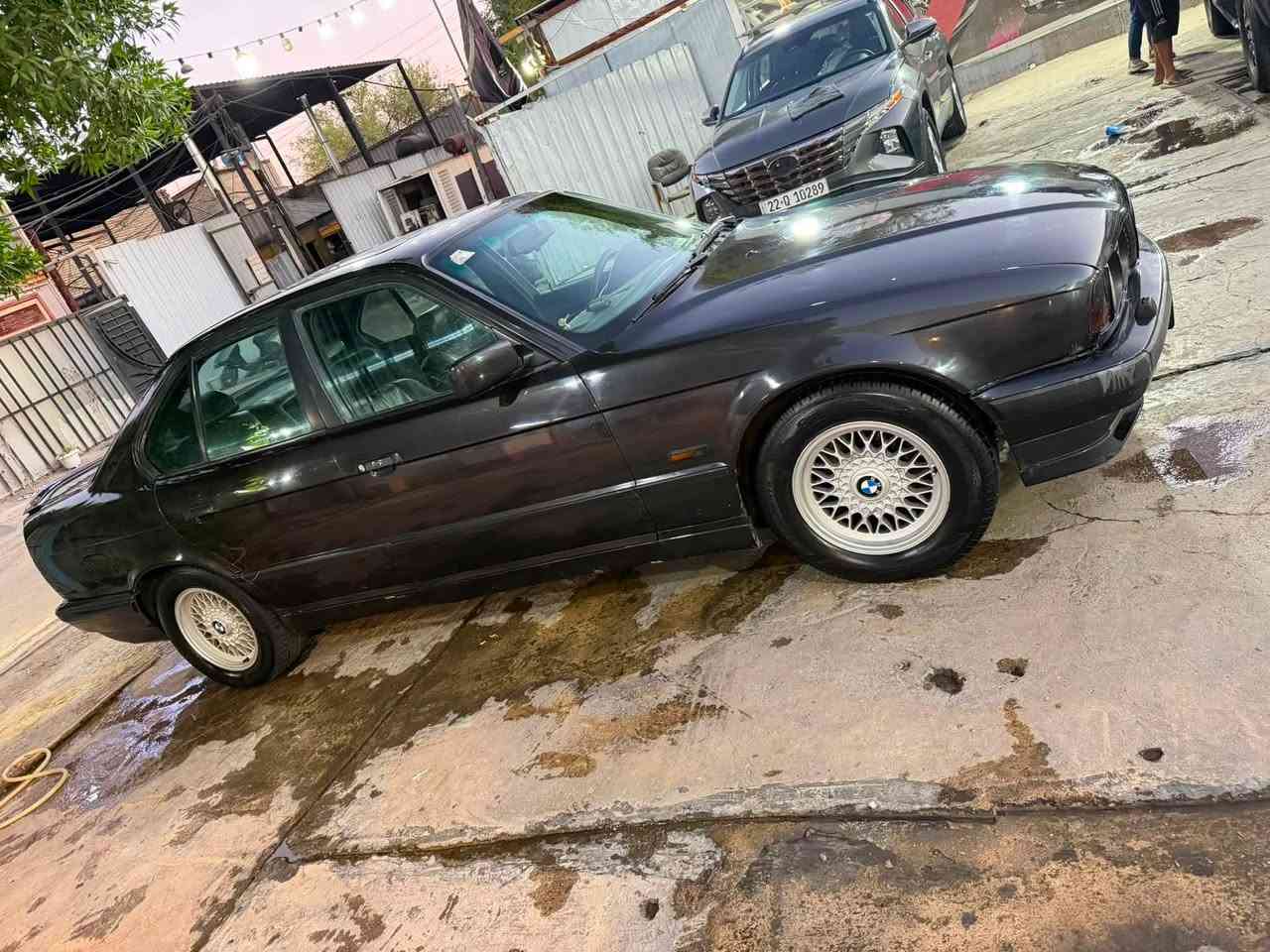 سلام عليكم للبيع BMW 535 مفتوح موديل 1991 كير اوتو اربع جام كهرباء كير مكينه بشرط تخم تاير جديد صدر امامي خلفي جديد داخل جلد كهرباء تبريد سياره وراد يابان ويا سويج سياره مناقصه ايشي جاهزه الاخير رقم نكليزي رقم شبه مميز بسمي سعر ٤٥ مكان بغداد الكاظمية ***********

