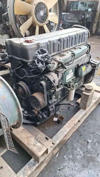 لبيع محرك فالفو دي ١٢ شرط استندر فقط بي بوشه مزروفه مكاني بغداد استفسا...