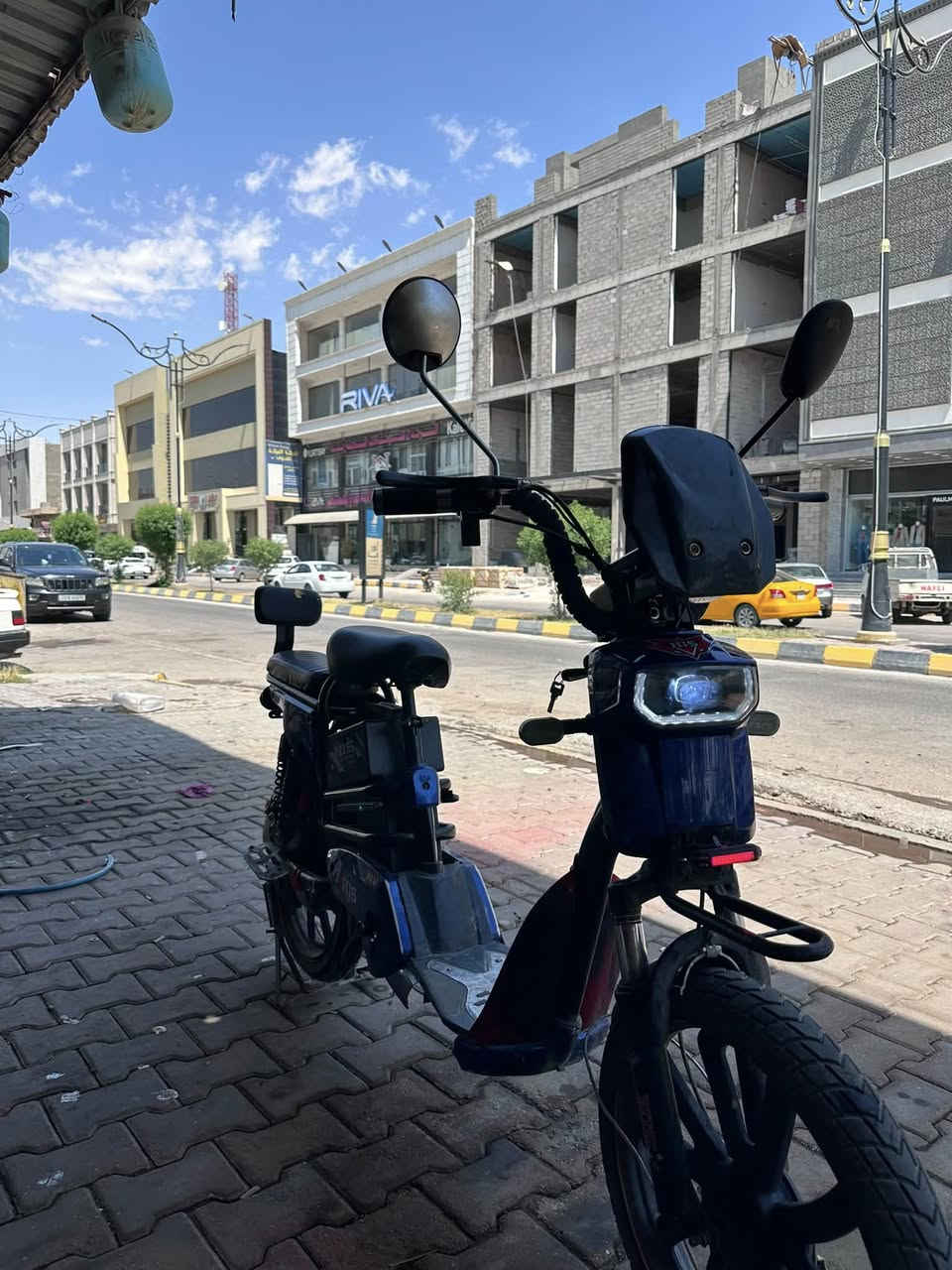 السلام عليكم
ماطو شحن للبيع 
الماطور بعده نضيف وبطاريته مستعمله قليل  
السعر 290وبي مجال 
للاستفسار ***********
