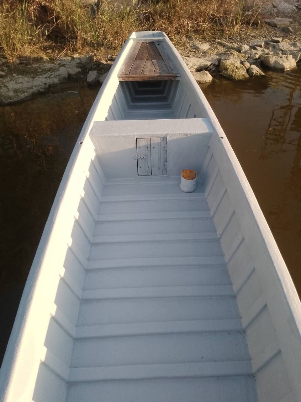 سلام عليكم اخوان جينكوا للبيع الطول 16 ذراع جينكوا كلش جديدا المكان البصره ابو  السعر 1200 مليون او200ليريدها يتصل ***********
