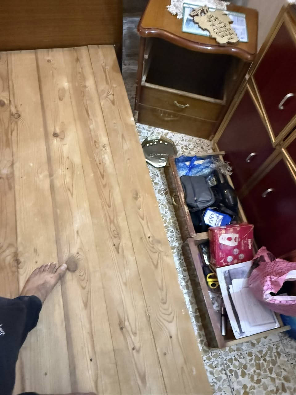 غرفة نوم خشب صاج سعره 400 الف ***********
