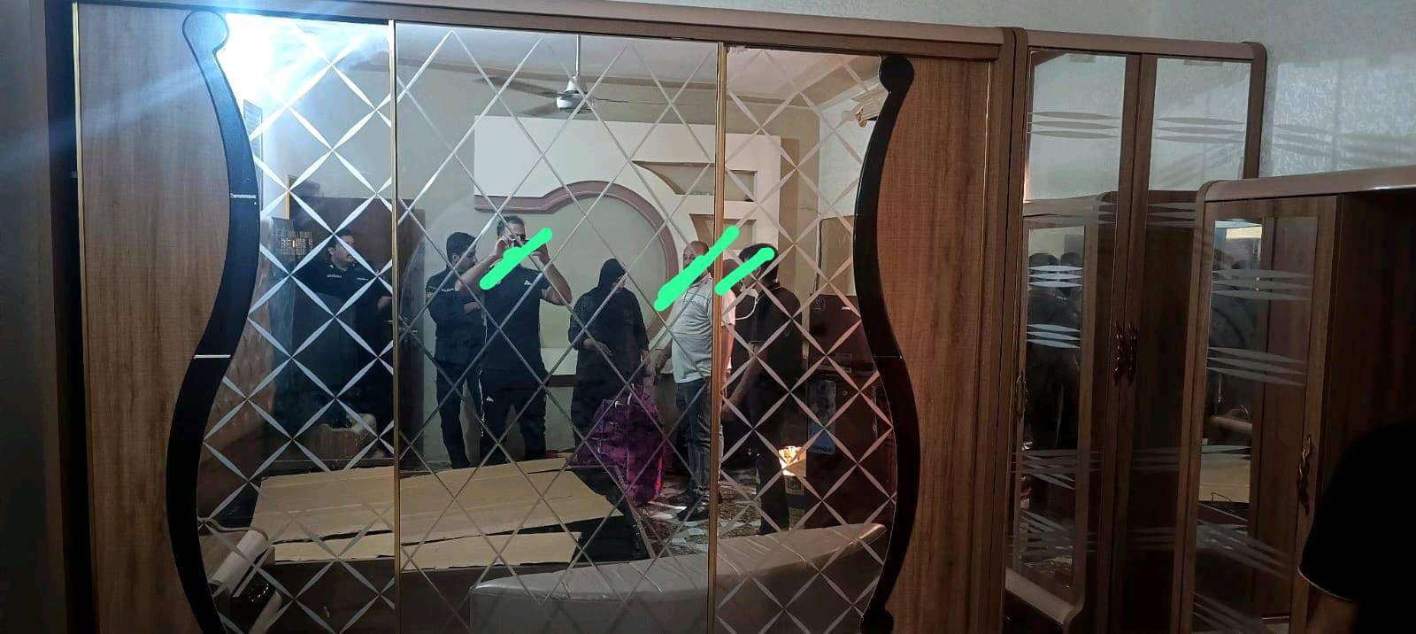 غرفه للبيع شتريته مليون ورايدهه ب
600  شراي يتفضل على هذا الرقم *********** عنوان الرمادي خمسه كيلو حي زيتون
