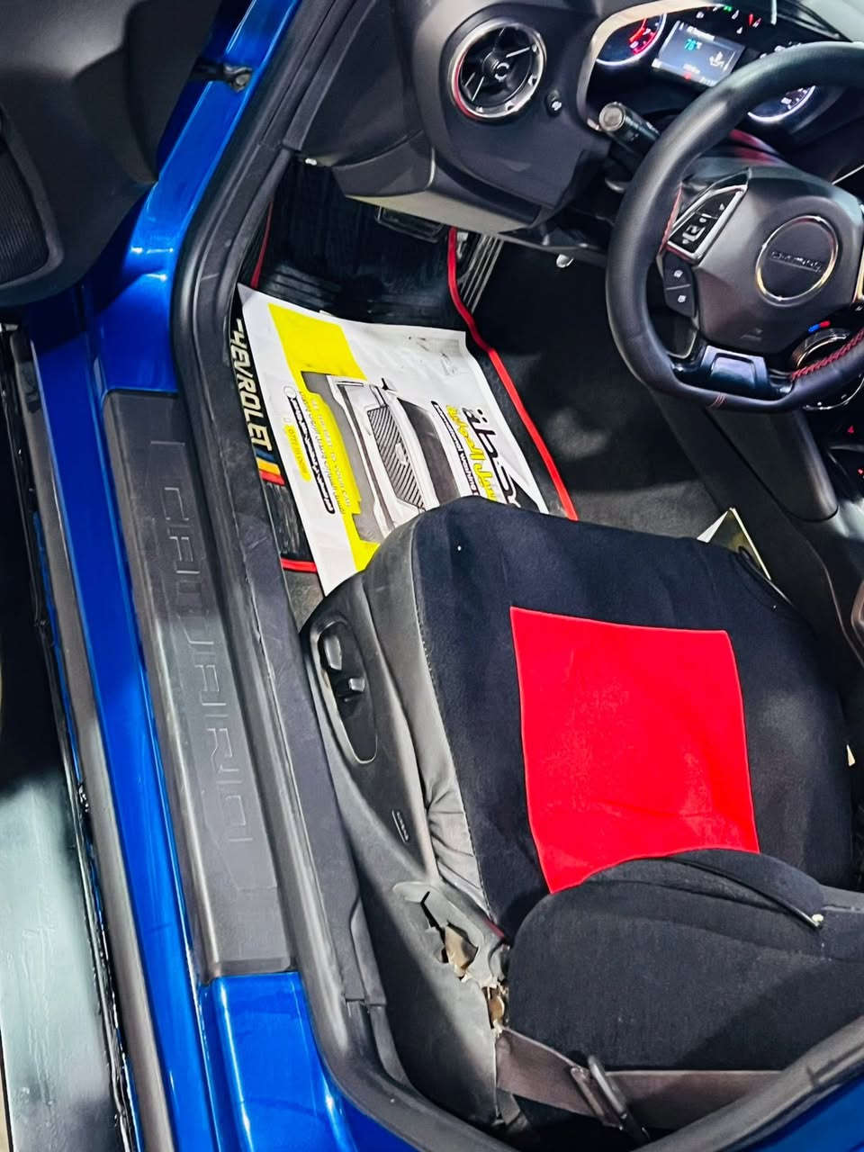 كمارو 6 سلندر 2016 فتحة 
كلين تايتل عده قطعه باب السايق مصبوغ شرط سونار
بدون دواخل شرط بجم كبس سياره حلوه وجديدة بشكل

سعرها حيل مناسب 119$ ورقة واعتقد سعرها بسعر الحزام
*********** بيع فقط
