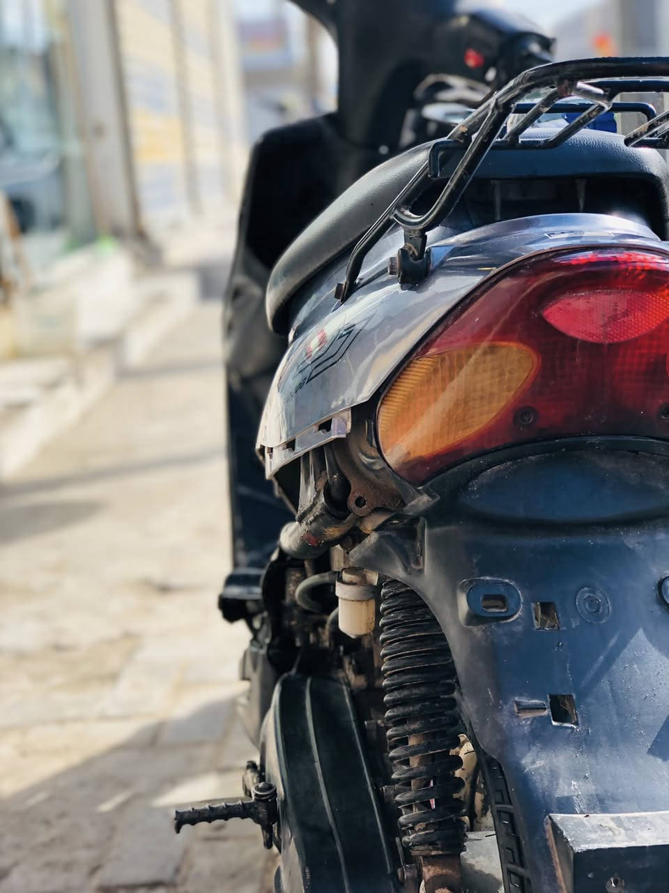 دراجه للبيع ياماها بيجي تسعه زروف 
السعر 400 وبها مجال حك الجيه مكاني  البصره كرمه النجيبيه 
تلفوني ***********
