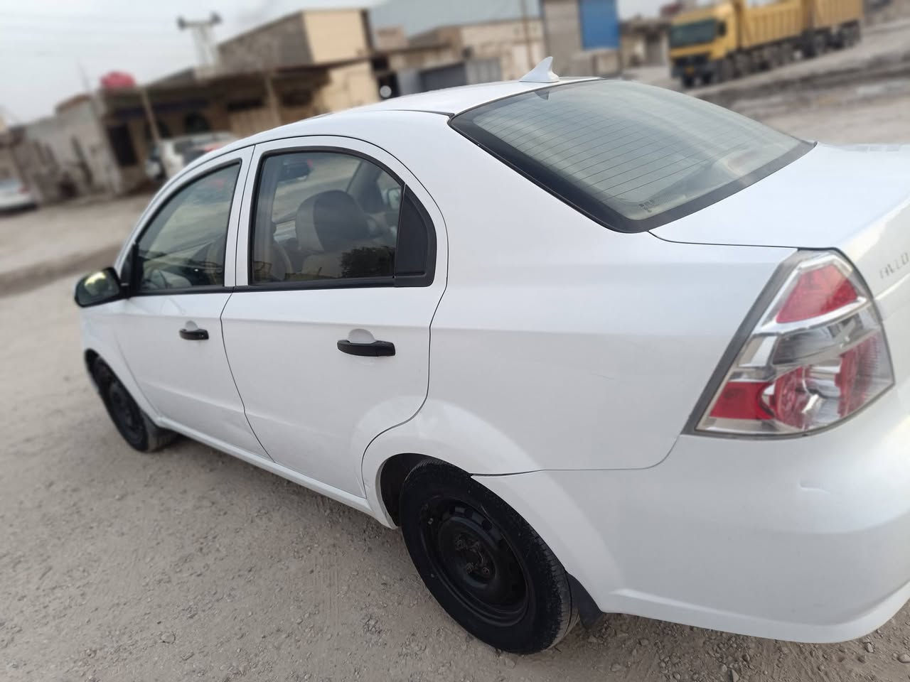 سلام عليكم افيو موديل 2011خليجي محرك مفتوح رقم كربلاء مكفولة سياره عد ا جاملغ امامي وربع بنيد صبغ فقط سياره جديده مكينه كير حداديه تبريد شغال كله كفاله وجديده ربع ما ذب عليه ترايك البصرة السعر 72وبيه مجال العنوان بابل قرب شريفه بنت الحسن ***********
