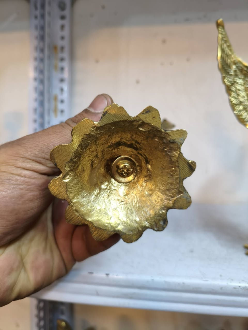 نسر عدد ٢ نحاس وكرستال مكاني بغداد *********** يوجد توصيل
