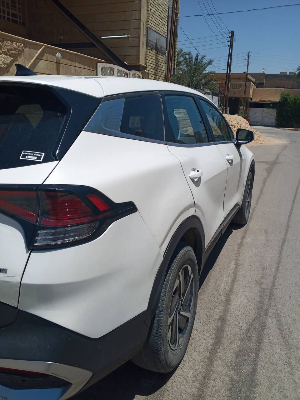 السلام عليكم 👋🏻 كيا سبورتج 🚗 هايبرد موديل ٢٠٢٣ وارد امريكي اللون ابيض حادثها بنيد وجاملغ ايمن مبدلات بالبلادي بدون صبغ وتصليح باللغد بسيط ومصبوغ الباب الصدر الايمن وبيها بارد خفيف على سياره مبين بالصور بدون صبغ وبيها سونار السياره ليبل واحد ماعدا الجاملغ وبنيد ومابيها أي ايرباك طاك كلها سستم كامل محرك وكير كله جديد مالت شركه ماشيه 18000 الف قابل للزياده  بعدها زيرو مواصفات نص فول LX رقمها بغداد انكليزي بأسمي هزه جديده سنويه ل ٣٠ تحويل مباشر   السياره للبيع ✅ بسعر  165  وبيها مجال بسيط حك الجيه ✅ رجاءا الي يريد يستفسر أكثر يتصل وان شاء الله خير مكاني بغداد - الهاتف / ***********    *********** ابو حسام

