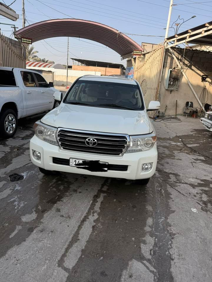 السلام عليكم لندكروز كا ز موديل 2014 رقم بصره بسمي سابقا مصفح أبواب فقط  السعر 265. للستفار اتصال على الرقم *********** مكان السياره بصره
