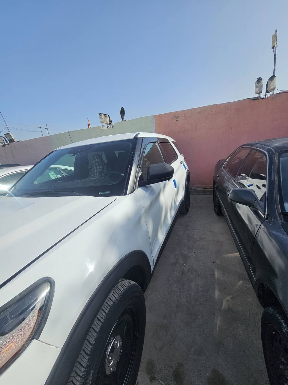 فورد اكسبلور بوليسي موديل 22 محرك 6سلندر 3300 ماشيه 8الف ميل السعر 165بدون رقم  
***********
***********
