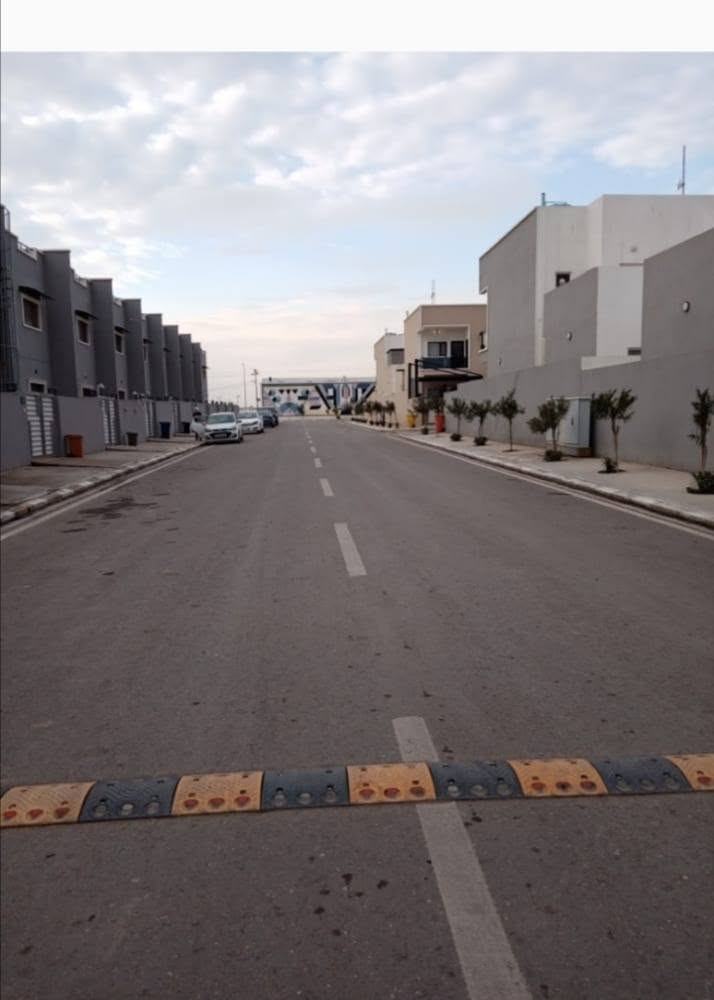 سلام عليكم اخوان
@للبيع للبيع
بيت طابقين 150 متر مجمع الشروق البيت حديث بناه 2024 بي ٤ غرف نوم وكراج سياره وحديقه واستقبال ومطبخ وخدمات وصحيات
السعر 80 مليون ومدفوع اخصاط 17 شهر
الاستفسار الهاتف
***********
***********
إشارة إلى الأصدقاء 󱢏
