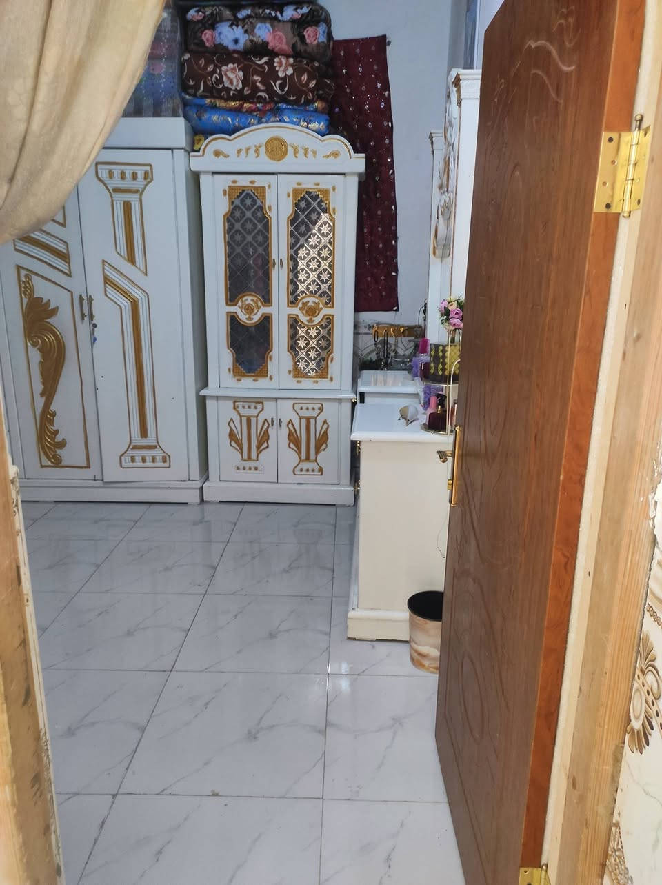 السلام عليكم بيت زراعي للبيع ناحيه اور سديناويه 100متر صب كونكريت بلوك كهرباء منطقه حي الرحمان كل الخدمات متوفره السعر 45 وبي مجال ***********
