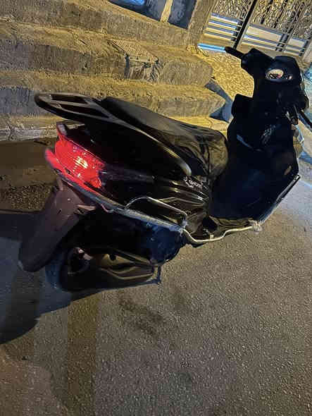 سلام عليكم دراجه سكنز خفاش موديل خمسه وعشرين زيرو 
صارله عشر تيام من طالعه من المعرض الدراجه كلشي مناقصهه 
برغي ممفتوح بيهه  كهربيات كلهن شغاله لايت عالي ناصي كله شغال مكاني كربلاء السعر واحد وميه 
التوصل عله هاذ الرقم 👇
***********
