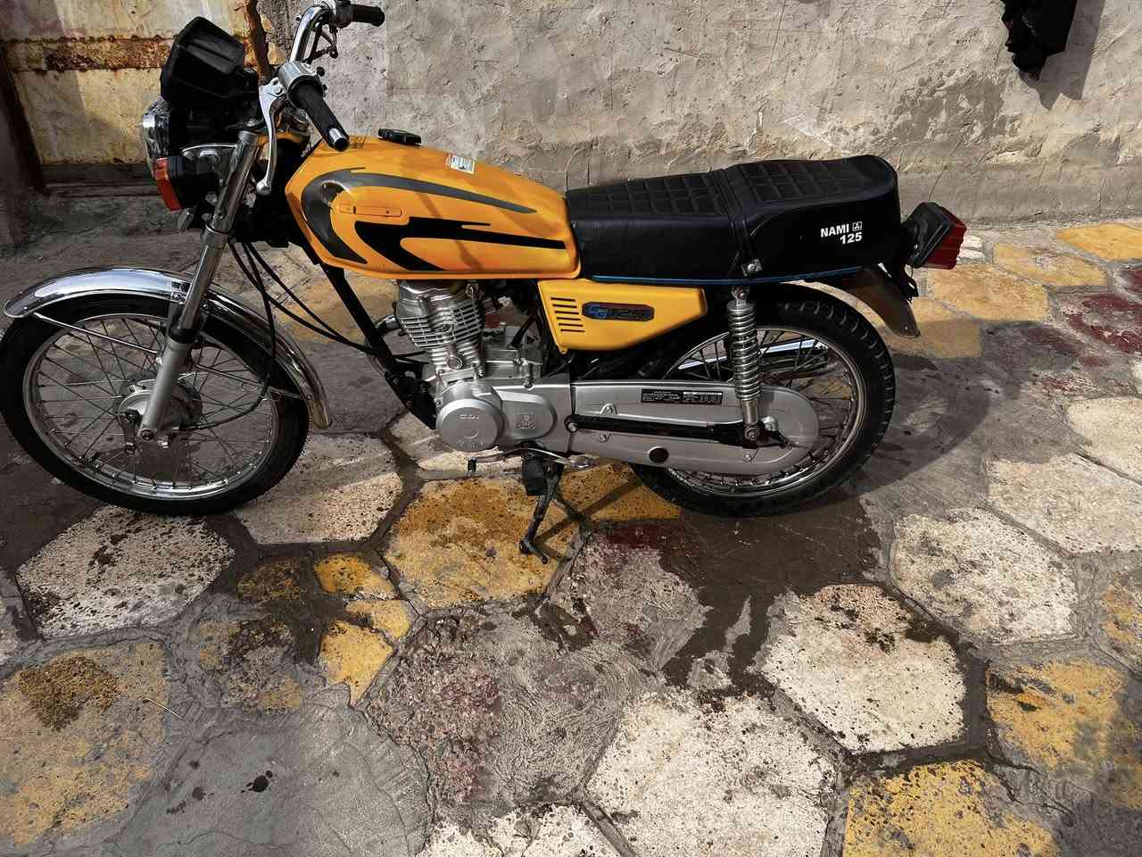 سلام عليكم دراجه للبيع  بدون اوراق بيه خيط تبخير
مكاني المجر الكبير سعرها ٥٠٠ وبخدمت الشراي ***********
