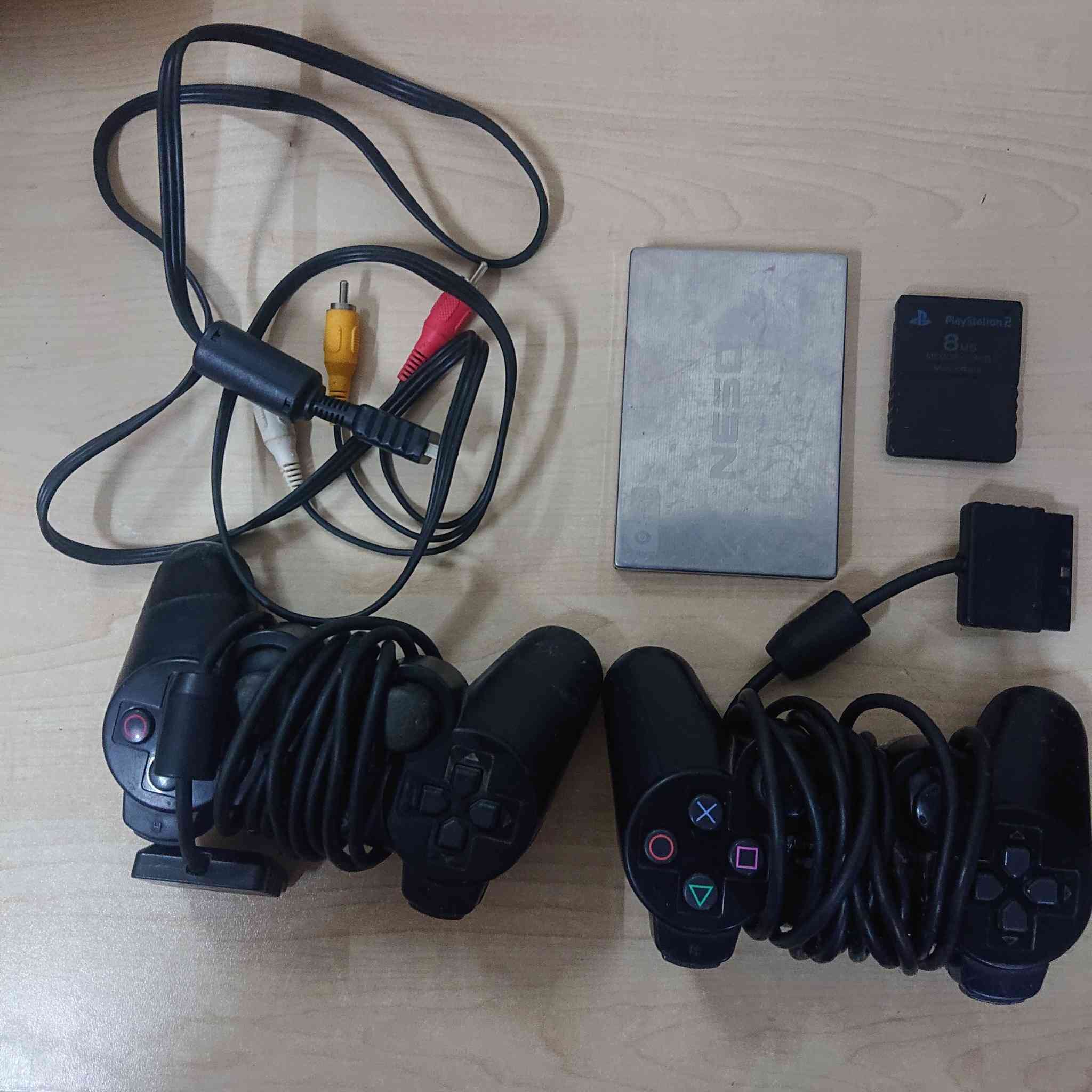 بلي 2 نظيف مع هارد 40 كيكا وميموري خزن ويدات وفيشة ناقص بس محولة عاطلة


**إذا كنت صاحب هذا الإعلان وتريد حذفه لأي سبب، رجاءا أرسل رسالة إلى الدعم الفني**