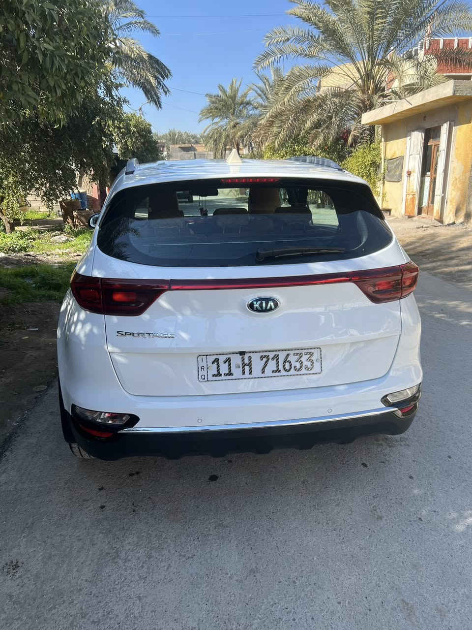 سلام عليكم
للبيع سبورتج 2020 مواصفات بيسك 
كفاله مكينه وكير بيها بارد قليل وشخوط مواضحات اله على قرب الرقم الجديد مامشاها 79 سعرها 193 وبيها مجال الدولي السياره بسمي شخصياً مكان السياره صيطره الشعب الجديده ***********
